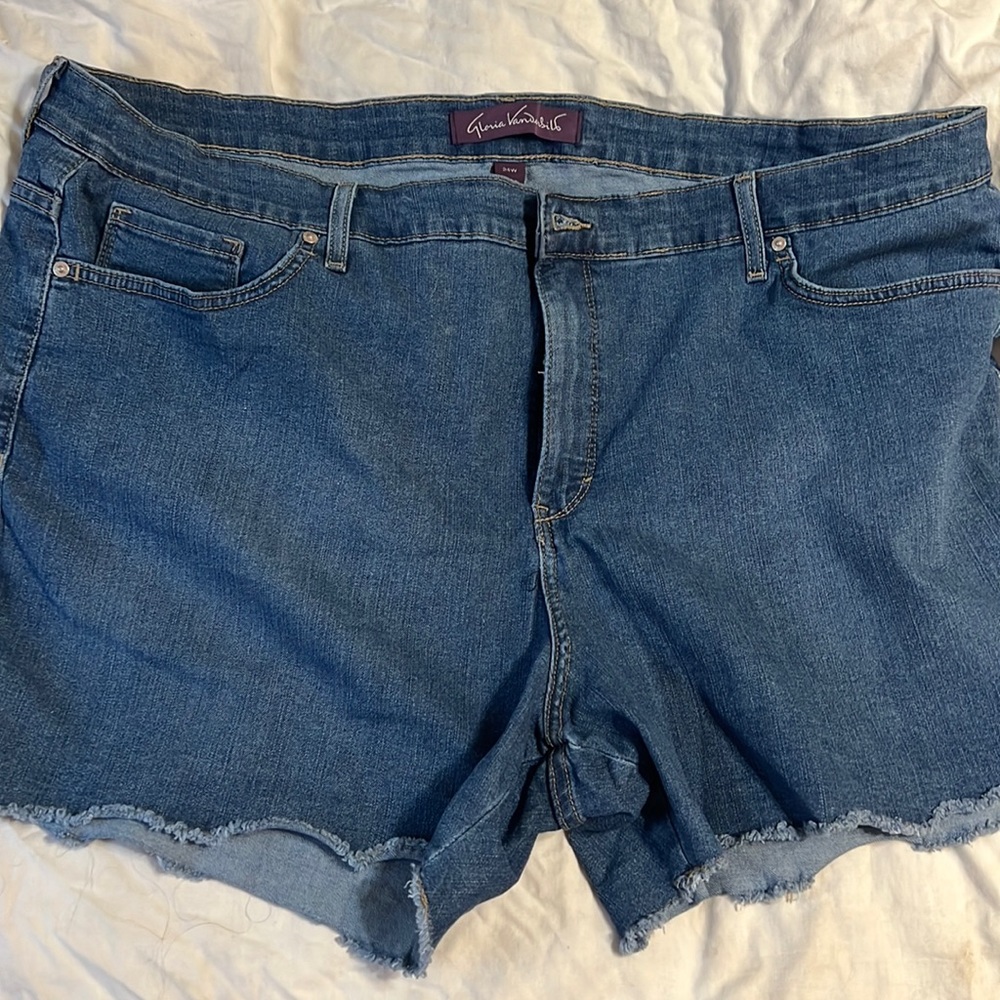 Gloria Vanderbilt plus size shorts size 24W